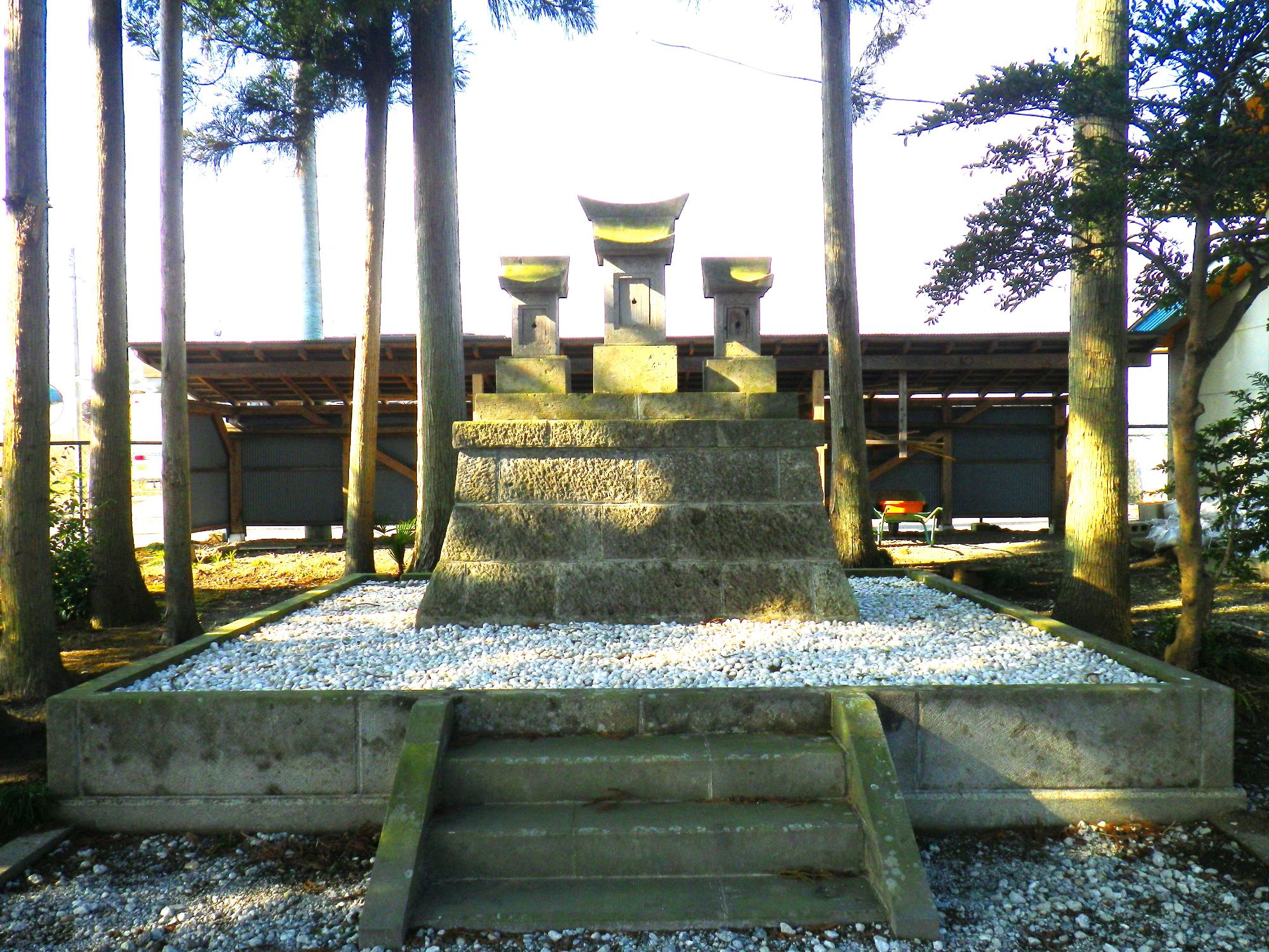 蚕金神社